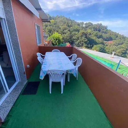 Casa Con Piscina Y Vistas Impresionantes Redondela